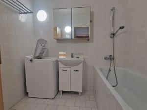 Pronájem bytu 3+kk, Praha - Řepy, Šimonova, 66 m2