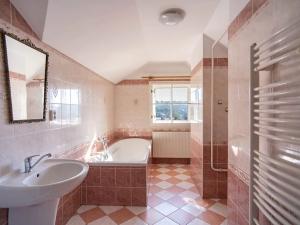 Prodej rodinného domu, Úpice, A. Bunzla, 219 m2