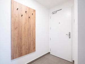 Pronájem bytu 1+kk, Praha - Prosek, Litoměřická, 35 m2