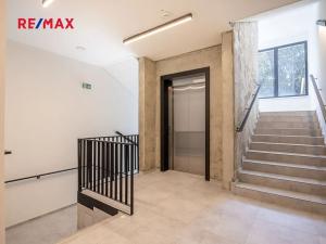 Prodej bytu 3+kk, Praha - Hrdlořezy, Českobrodská, 87 m2