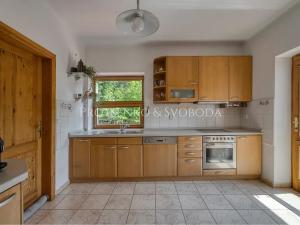 Prodej ubytování, Mnichovice, Nad rybníkem, 312 m2