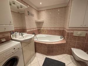 Prodej bytu 4+1, Plzeň, Břeclavská, 90 m2