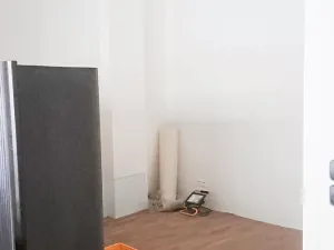 Pronájem obchodního prostoru, Praha - Vysočany, Kolbenova, 49 m2