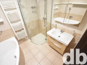 Pronájem bytu 3+kk, Karlovy Vary, Kosmonautů, 110 m2