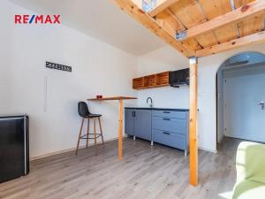 Prodej bytu 1+kk, Praha - Hlubočepy, Pod Žvahovem, 17 m2