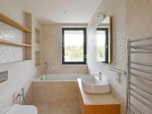 Pronájem bytu 3+kk, Praha - Řepy, U Lesoparku, 100 m2