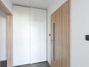 Pronájem bytu 2+1, Praha - Modřany, Poljanovova, 56 m2