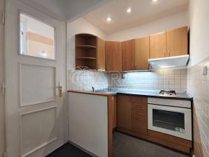 Pronájem bytu 2+kk, Praha - Vinohrady, Květná, 45 m2