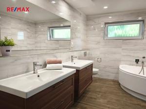 Prodej rodinného domu, Kly, 157 m2