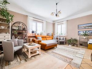 Prodej obchodního prostoru, Suchdol nad Lužnicí, Pražská, 180 m2