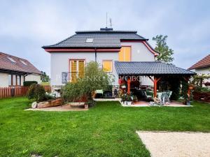 Prodej obchodního prostoru, Suchdol nad Lužnicí, Pražská, 180 m2