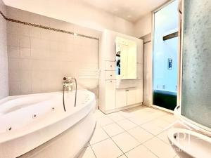 Pronájem bytu 4+kk, Praha - Holešovice, Dukelských hrdinů, 176 m2