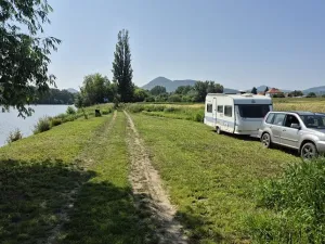 Prodej pole, Píšťany, 5816 m2