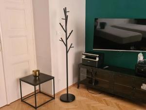 Pronájem bytu 2+1, Praha - Nové Město, Na výtoni, 85 m2