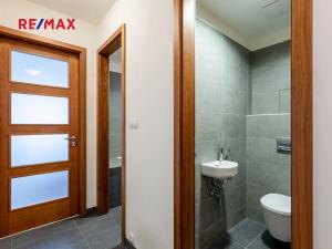 Pronájem bytu 2+kk, Praha - Holešovice, Komunardů, 68 m2