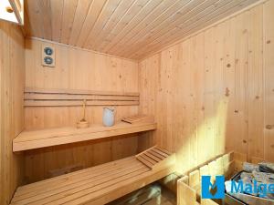 Prodej rodinného domu, Chrášťany, V Zahradách, 213 m2