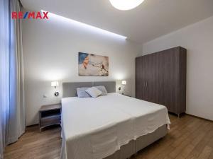 Prodej bytu 2+kk, Praha - Staré Město, Křižovnická, 71 m2