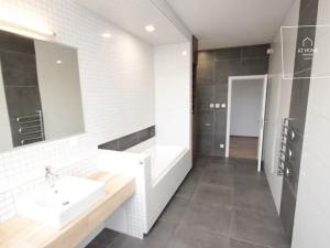 Pronájem rodinného domu, Horoměřice, Jasanová, 200 m2