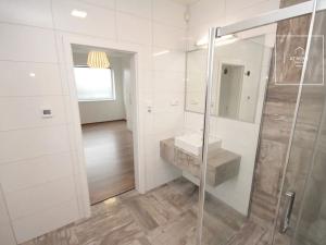 Pronájem rodinného domu, Horoměřice, Jasanová, 200 m2