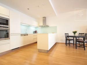 Pronájem bytu 4+kk, Praha - Nové Město, Senovážné náměstí, 130 m2