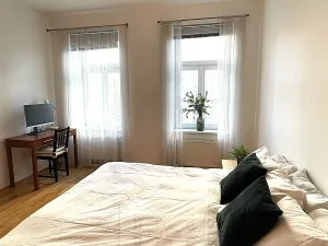 Pronájem bytu 2+kk, Praha - Holešovice, Umělecká, 58 m2
