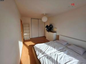 Pronájem bytu 2+kk, Praha - Letňany, Místecká, 60 m2