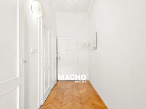 Pronájem bytu 1+kk, Praha - Vinohrady, Hradešínská, 37 m2