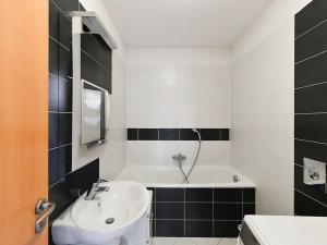 Prodej bytu 3+kk, Praha, U koupadel, 73 m2