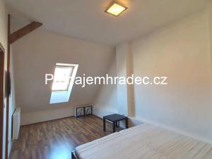 Pronájem bytu 2+kk, Hradec Králové, Okružní, 62 m2