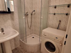 Pronájem bytu 1+1, Praha, Na bělidle, 55 m2