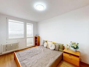 Pronájem bytu 2+kk, Praha - Strašnice, Křenická, 59 m2