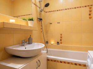 Prodej bytu 3+1, Nová Paka, K Hájku, 71 m2