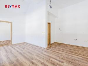 Prodej atypického bytu, Svoboda nad Úpou, Nádražní, 44 m2