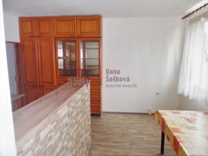 Pronájem bytu 1+1, Jindřichův Hradec, sídliště Vajgar, 39 m2