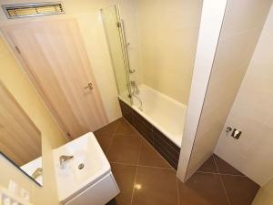 Pronájem bytu 2+kk, Praha - Vršovice, Petrohradská, 118 m2