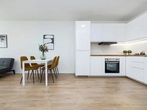 Prodej bytu 3+kk, Praha - Troja, Lublinská, 69 m2