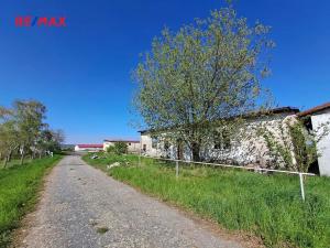 Pronájem výrobních prostor, Dolní Chvatliny, 3690 m2