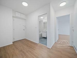 Pronájem bytu 1+kk, Praha - Chodov, Líbalova, 27 m2