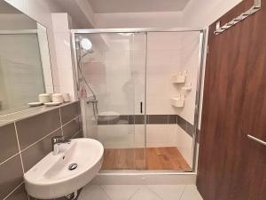 Pronájem bytu 1+kk, Praha - Stodůlky, Svitákova, 6778 m2