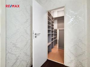 Pronájem bytu 3+1, Praha - Hlubočepy, Lamačova, 63 m2