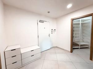 Pronájem bytu 2+kk, Praha - Holešovice, V háji, 76 m2