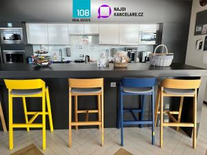 Pronájem kanceláře, Praha - Holešovice, Argentinská, 455 m2