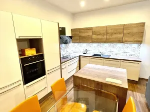 Pronájem bytu 3+kk, Praha - Kobylisy, Na pěšinách, 77 m2