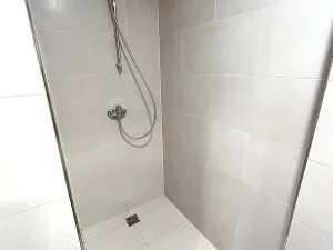 Pronájem bytu 1+kk, Praha - Vysočany, Poděbradská, 29 m2