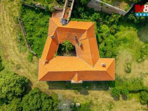 Prodej komerčního pozemku, Zvoleněves, 18484 m2