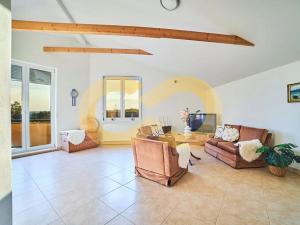 Prodej atypického bytu, Planá nad Lužnicí, Harrachova, 150 m2