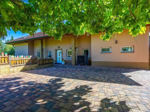 Prodej rodinného domu, Mnichovice, Myšlínská, 321 m2