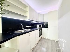 Pronájem bytu 2+kk, Praha - Petrovice, Jakobiho, 43 m2