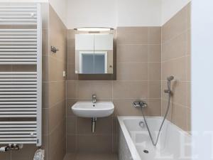 Pronájem bytu 1+kk, Praha - Jinonice, Pod stolovou horou, 42 m2