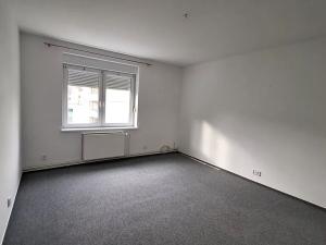 Pronájem bytu 3+1, Plzeň, Pod Záhorskem, 100 m2